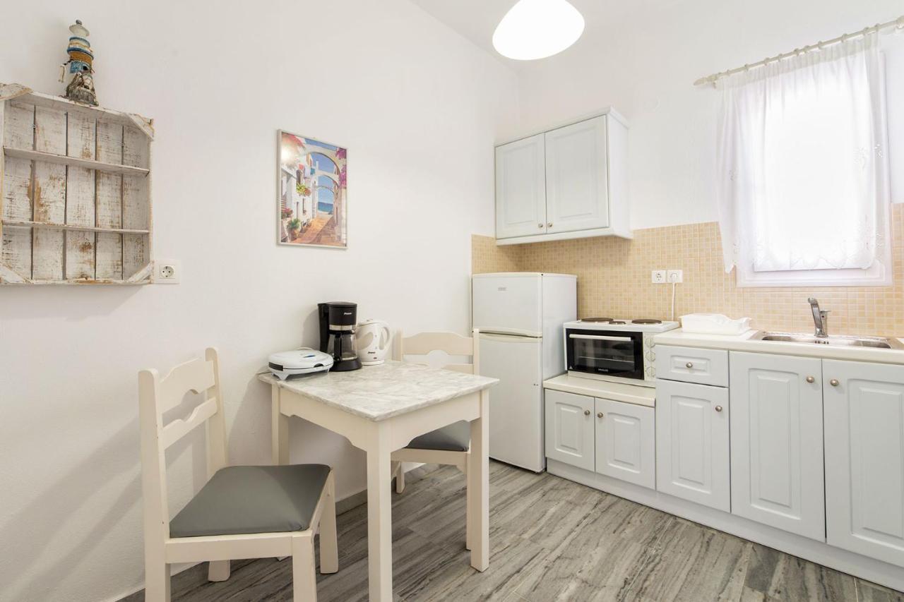 Apartments Tarsa Дриос Екстериор снимка